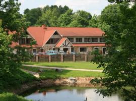 Park Hotel Brūzis, hotel amb aparcament a Smiltene