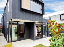 Blissful Breeze Townhouse with Parking and Patio, hotell i nærheten av RNZAF Base Auckland i Auckland