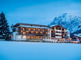 Hotel Mareo Dolomites, hotel di San Vigilio Di Marebbe