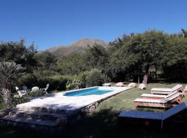 Monte Capilla, hotel cerca de Cerro Uritorco, Capilla del Monte