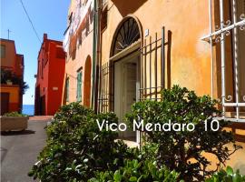 Le Casasse "Vico Mendaro 10", cottage a Varigotti