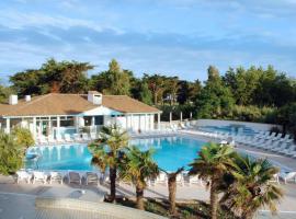 Camping Sunissim Les Grenettes 4* by Locatour, hotel in Sainte-Marie-de-Ré