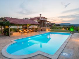 Amazing View by the Pool in Agios Nikolaos #XeniusZeus, Hotel in Agios Nikolaos