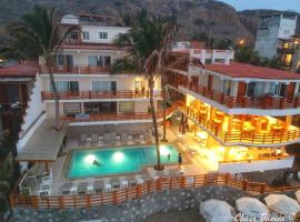 Bungalows Playa Bonita, lodge in Máncora