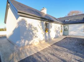 Longfield Lodge, holiday home in Killarney