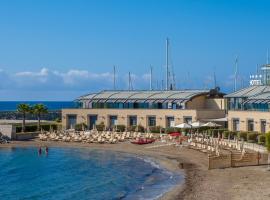 Hotel Riviera dei Fiori: San Lorenzo al Mare'de bir romantik otel