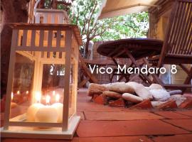 Le Casasse "Vico Mendaro 8", котедж у місті Варіготті