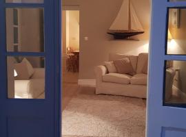 The Coach House Douglas, villa in Cork