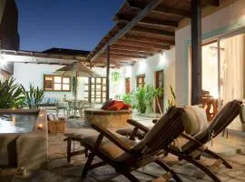 Casa Abuelita: An exquisite, historic La Paz home