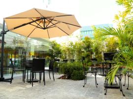 Travelbee Fuente Inn, hotel v destinaci Cebu City