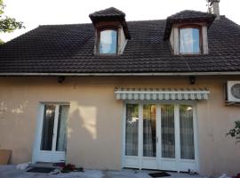 Chambres d'Hôtes Chez Marilou, hotel in Aulnay-sous-Bois