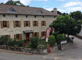 Gite de La Pierre Trouée, cheap hotel in Châteauneuf-de-Randon