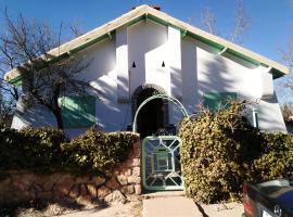 Chalet de la montagne, cabin in Ifrane