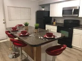 Large Home Accommodates up to 15 in Niagara Falls USA
