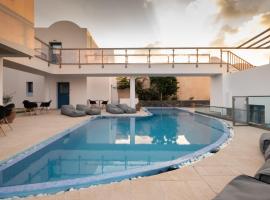 Tristhenia, hotel en Perissa