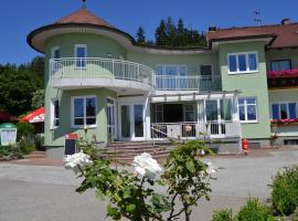 Pension Karawankenblick, hotell i Moosburg