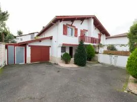 Hermosa casa con terraza y jacuzzi en Hendaya