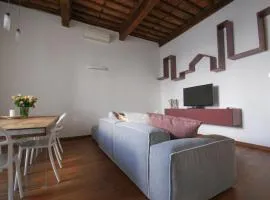 Tabacchi Luxury apartment in Lucca historical center near toll Parking