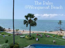 Beach Front Condominium at The Palm Wongamat，北芭堤雅的度假住所