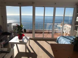 Espectacular apartamento cerca de Barcelona con free wifi, hotell i Canet de Mar
