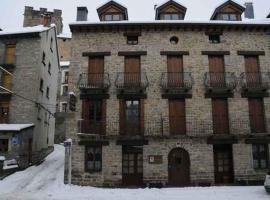 Casa Felices, apartment in Broto
