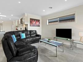 VILLA STRAWFLOWER - MELBOURNE 5 Bdjjrms, Sleeps 10 New andj Modjjern, hotel v destinaci Greenvale