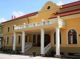 Hotel *** Plauter K&uacute;ria, beach hotel in Veľk&yacute; Meder