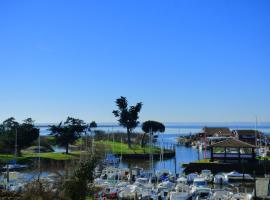 Les Marinas de Cassy, hotel v destinaci Lanton