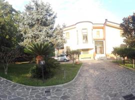 B&B Villa Enza intero appartamento a Nocera Inferiore, Salerno, pigus viešbutis mieste Nočera Inferiorė