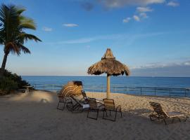 Beach Resort Villa - beautiful updated, hotell med parkeringsplass i Hillsboro Beach