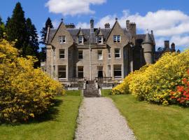Glengarry Castle Hotel, country house in Invergarry