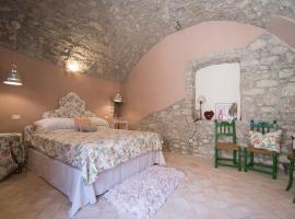 B&B dell'Osteria, hotel with parking in SantʼAnatolia di Narco