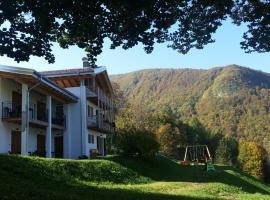 Garnì Fobbie, hotel cerca de Rosa del sole, Brentonico