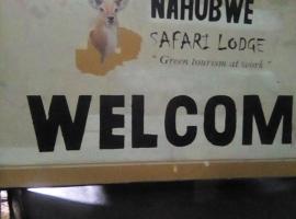 Nahubwe Safari Lodge, glamping site sa Ngoma