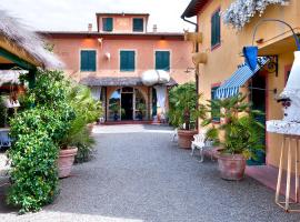 Fattoria Santa Lucia Borgo alla Cantina, hotel s parkiralištem u gradu 'San Gervasio'