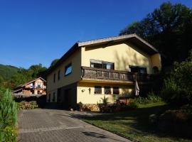 Ferienwohnung Jüngstbergblick, מלון זול בBruchweiler-Bärenbach