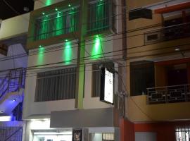 LUNATENIS, hotel a Pisco