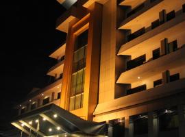 Hotel Kini Pontianak, hotelli kohteessa Pontianak