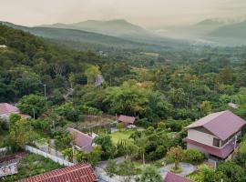 Thanburi resort, hotel in Chom Thong
