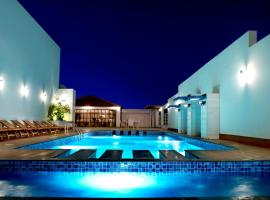 Ista Suites Seef, medencével rendelkező hotel Manámában