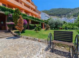 Apartamentos Sierra Tejeda, apartment sa Alcaucín