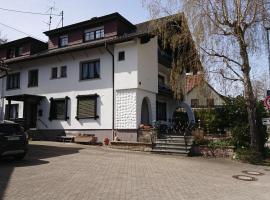 Pension Schlossbergblick, guest house in Simonswald