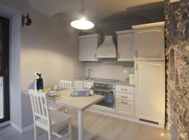 AGRITURISMO CORTE FONTANA APP. BARBARA、サロのホテル