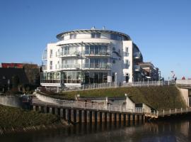 Nordseehotel Benser Hof am Hafen, hotell i Bensersiel