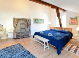 House With Courtyard & Parking Close To Stadtpark