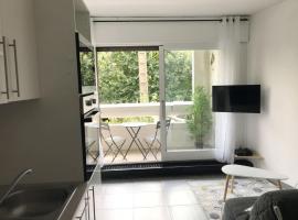 Charmant studio, centre-ville, hotell i Auxerre