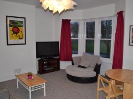 Park View - Two bedroom apartment, hotel near Worthing Railway Station, Worthing