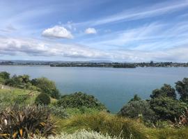 Water & City Lights Studio, hotel v destinaci Tauranga