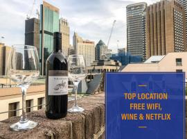 Discover The Rocks - Historical Terrace House, hotel en Sídney