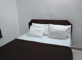 Haritha Apartments, Helpful Staff, Near Bus & Railway Station, Geyser, TV, Best priced Family-Only Apartments in Tirupati, Big Families, Groups Welcome, hotel v destinaci Tirupati